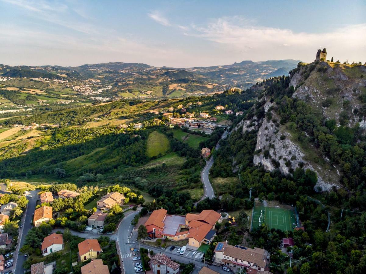 La Locanda Del Povero Diavolo Torriana Ngoại thất bức ảnh